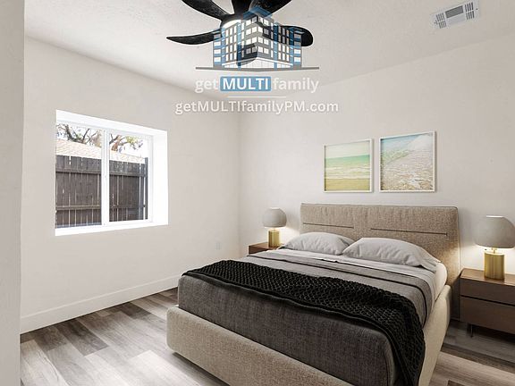 3rd image of 1006 E Pasadena Ave #B