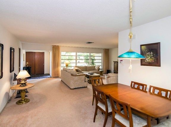 5th image of 301 Belvedere Ct