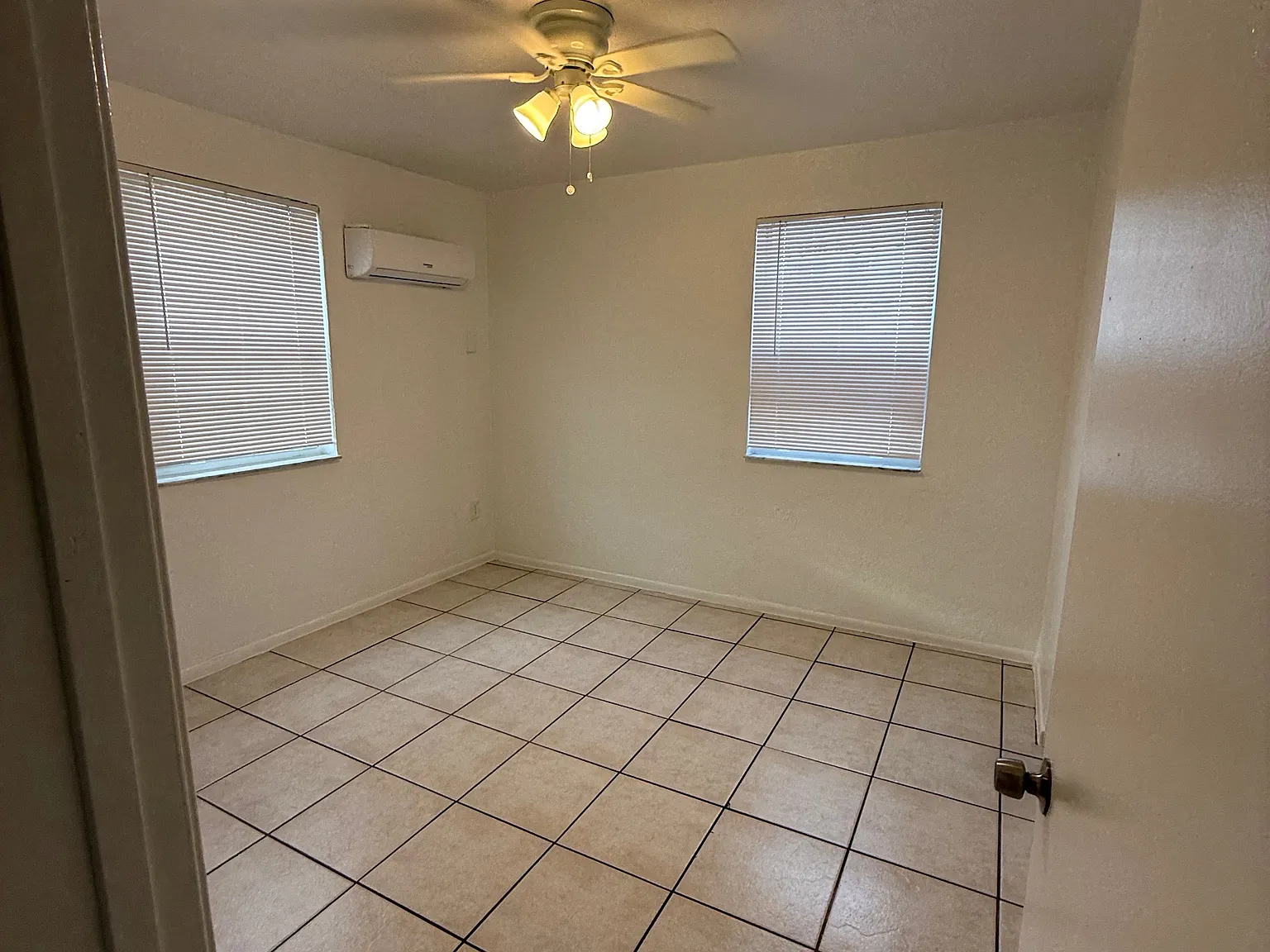 3620 Grand Ave — Photo 2