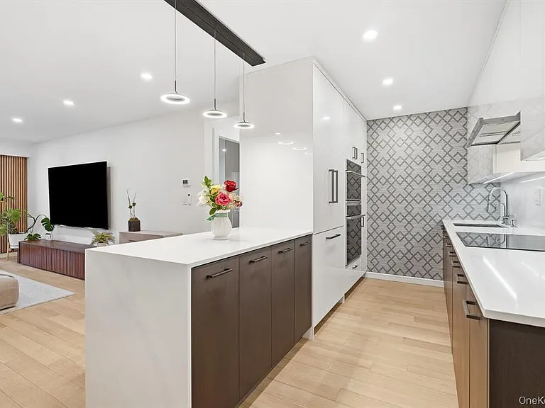 Halstead Ave — Photo 5