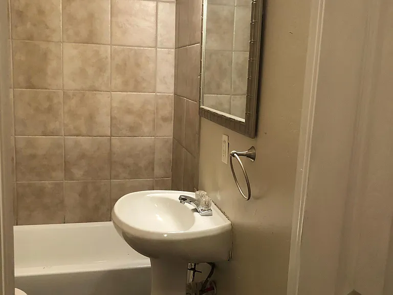 2804 N Robinson Ave — Photo 9