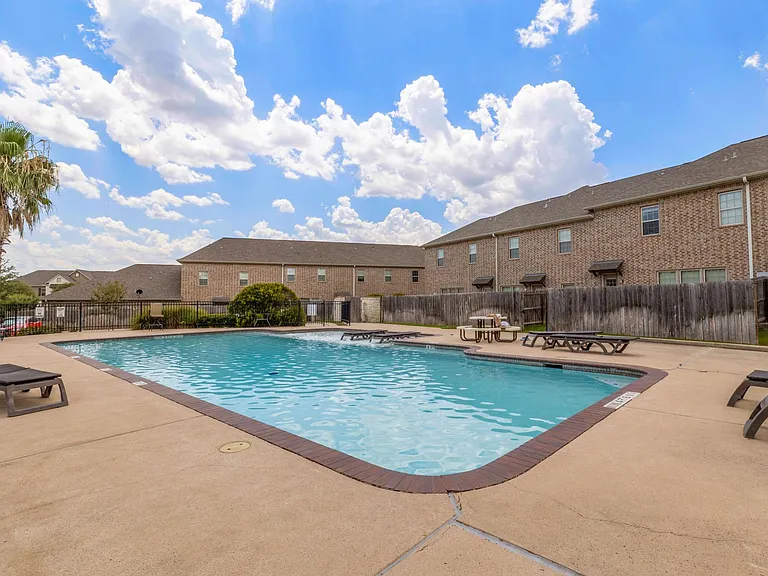 1430 Crescent Ridge Dr — Photo 30