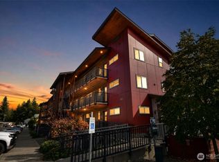 1882 Front St #401, Lynden, WA 98264