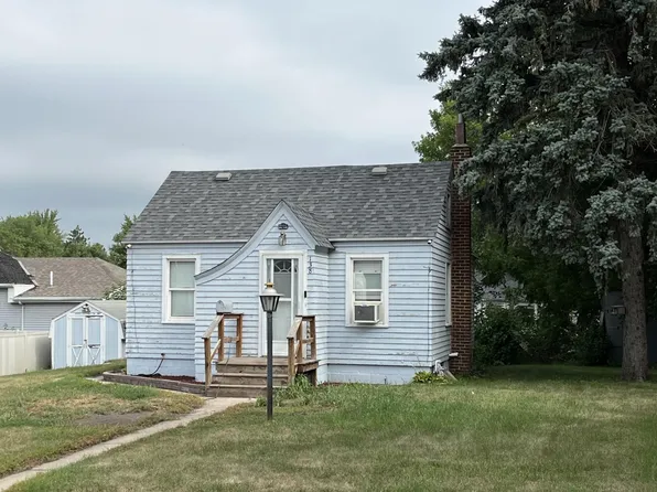 138 11th St, Windom, MN 56101