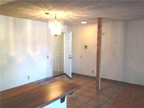 5th image of 166 3rd Ave APT 3