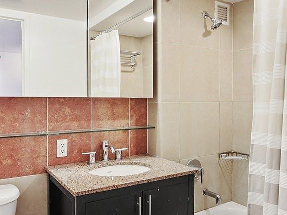5th image of 555 W 23rd St APT N9d