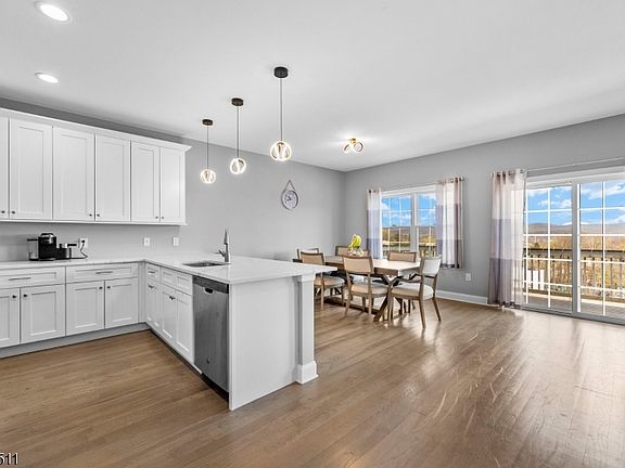 4th image of 64 Halina Ln