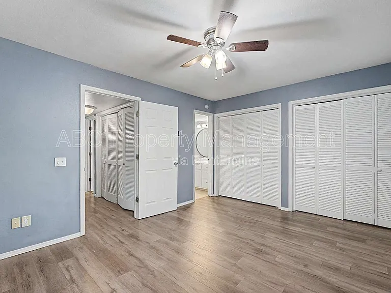 2 William Ln — Photo 13
