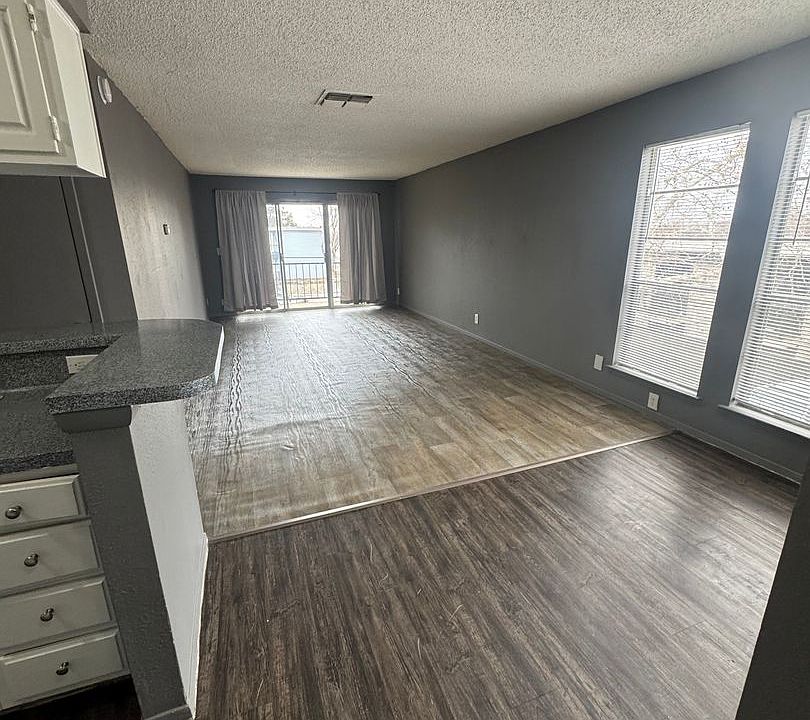 1st image of 2405 E 55th Pl Unit 18