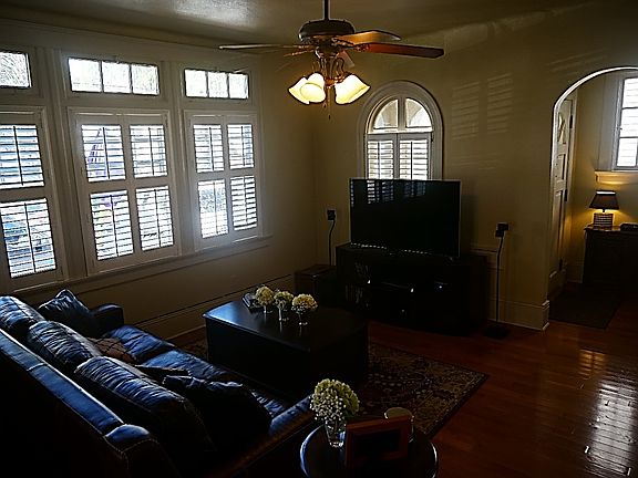 3rd image of 3711 Vincennes Pl