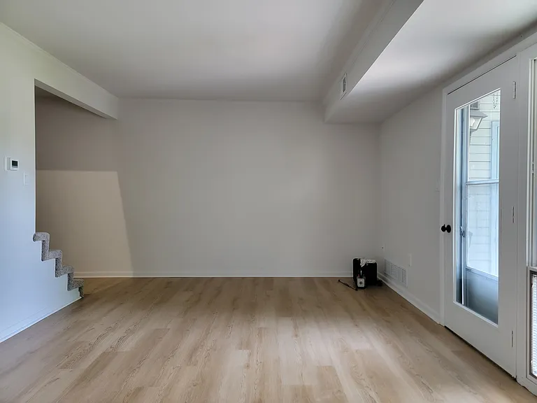 541 Cloverbrook Dr — Photo 5