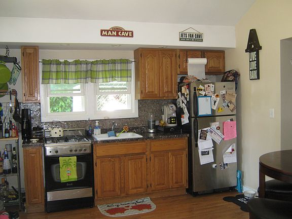 5th image of 23 Hazen St