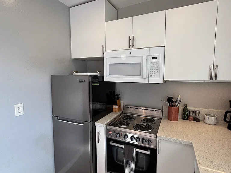 Golden Glen — Photo 38