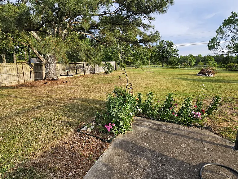 156 Davis Ln — Photo 9