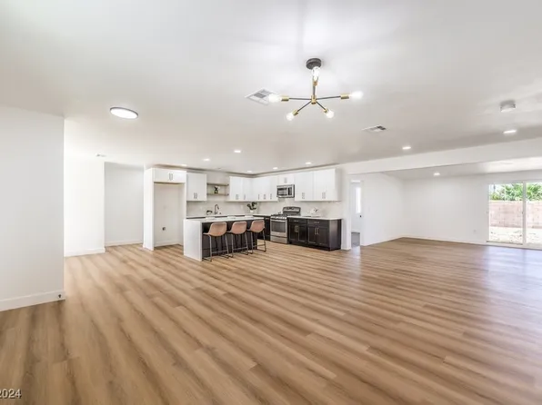 1809 Arville St, Las Vegas, NV 89102