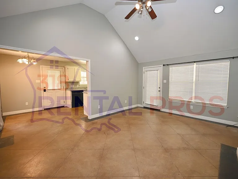 1202 McQuay Dr — Photo 5