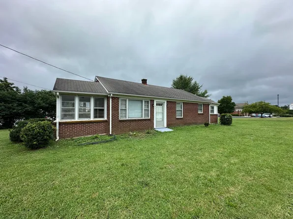 1061 Village Hwy, Rustburg, VA 24588
