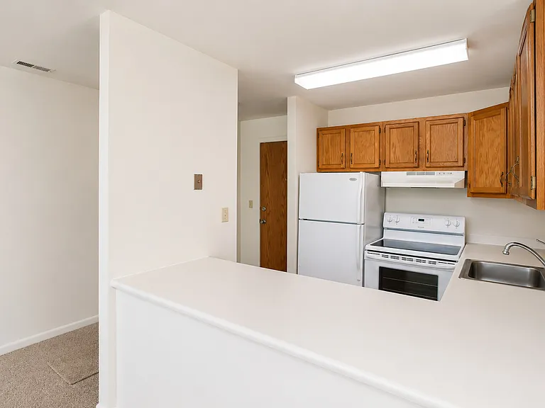 1811 Four Lakes Ave #4F — Photo 7