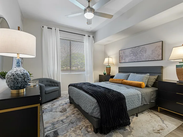 Bella Vista Apartments — Photo 9