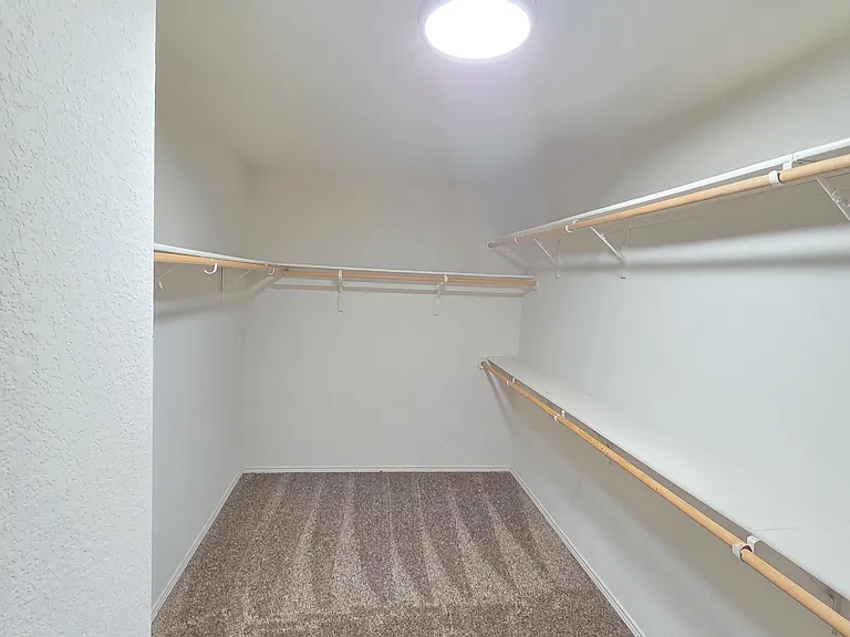 8138 Mossberg Dr — Photo 29