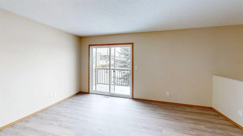 3 bed, 2.0 bath, 1286 sqft, $1,850 — Photo 3