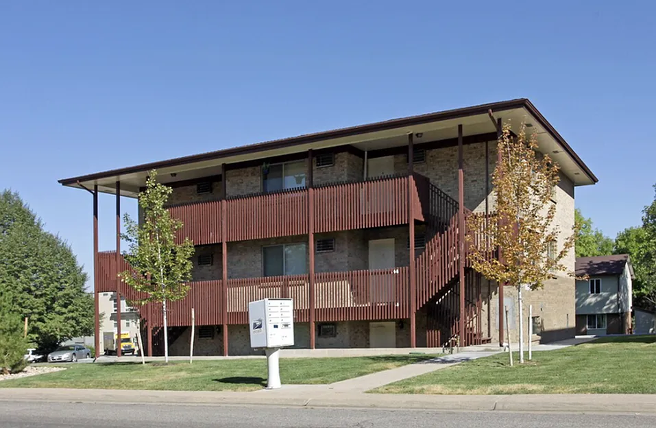 591 West Prentice Avenue — Photo 2