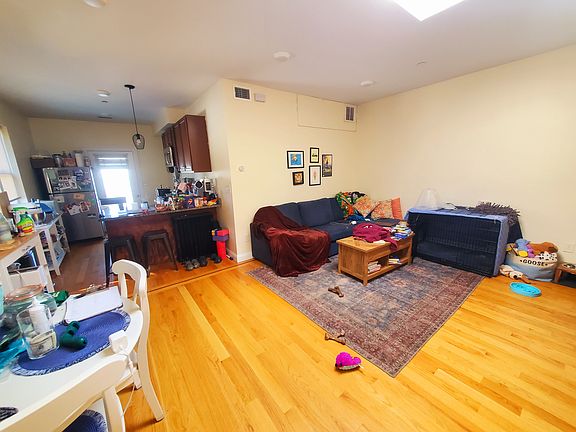 2nd image of 549 Washington St #5