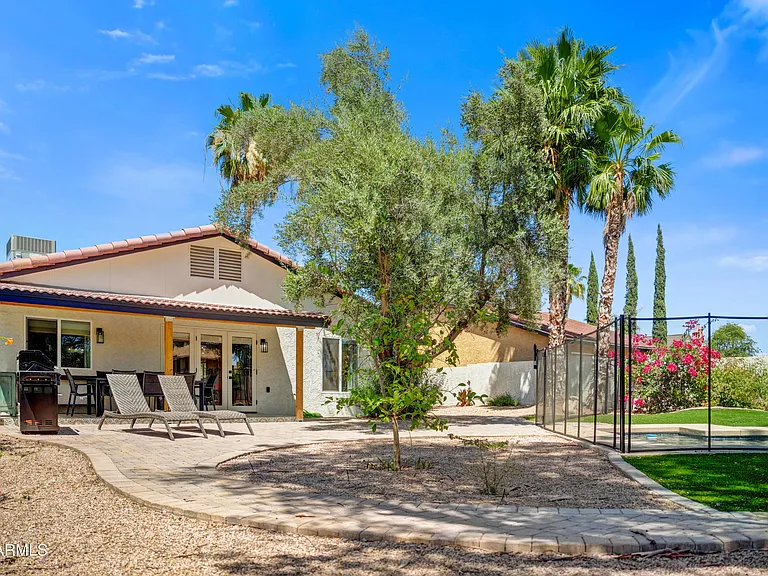 6863 E Kelton Ln — Photo 34