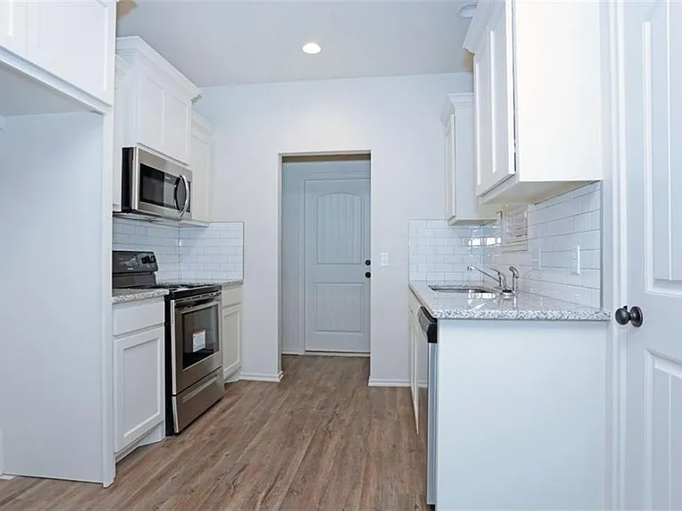 433 Chalk Hill Ct — Photo 10