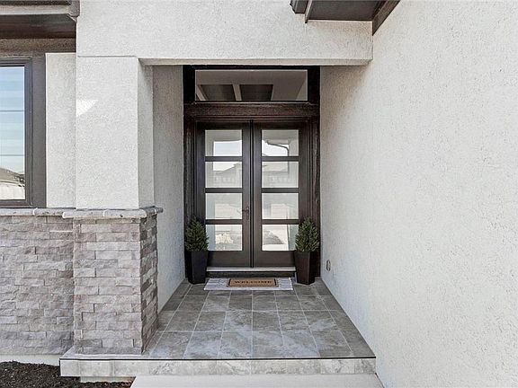 3rd image of 8181 Valley Rd