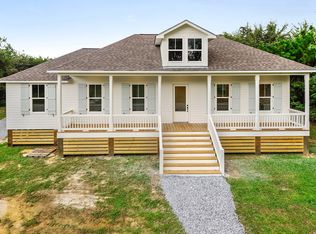 251 Farrar Ln, Waveland, MS 39576