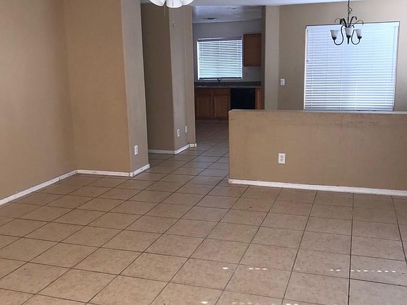 4th image of 33115 N Hidden Canyon Dr