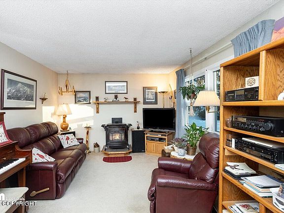 5th image of 17505 Meadow Creek Dr