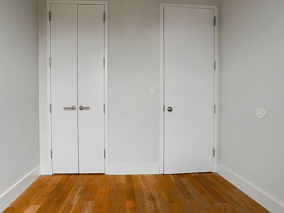 5th image of 410 Gates Ave APT 5F