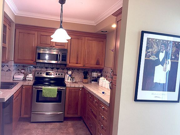 5th image of 5333 Collins Ave APT 401
