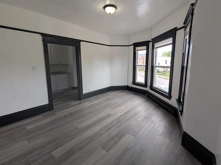 2344 W Hopkins St #2 — Photo 4