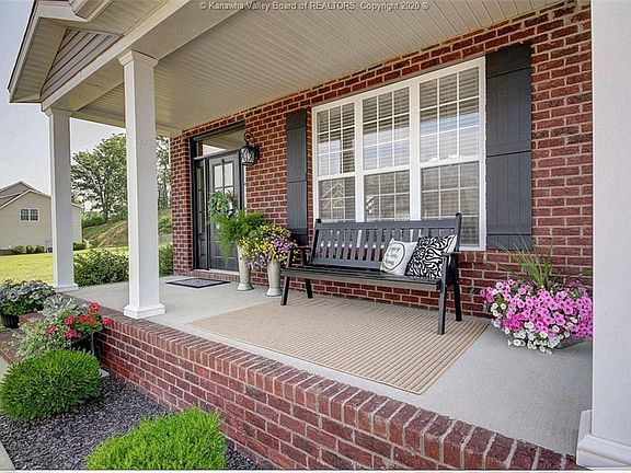 3rd image of 304 Wynterhall Ln