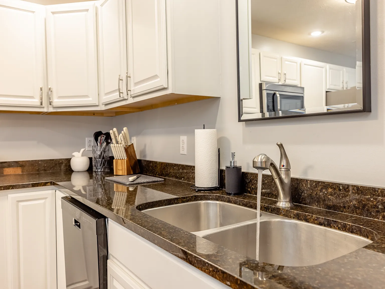 2 bed, $1,500 — Photo 3