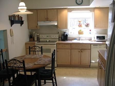 Bright Kitchen which overlooks Family Room