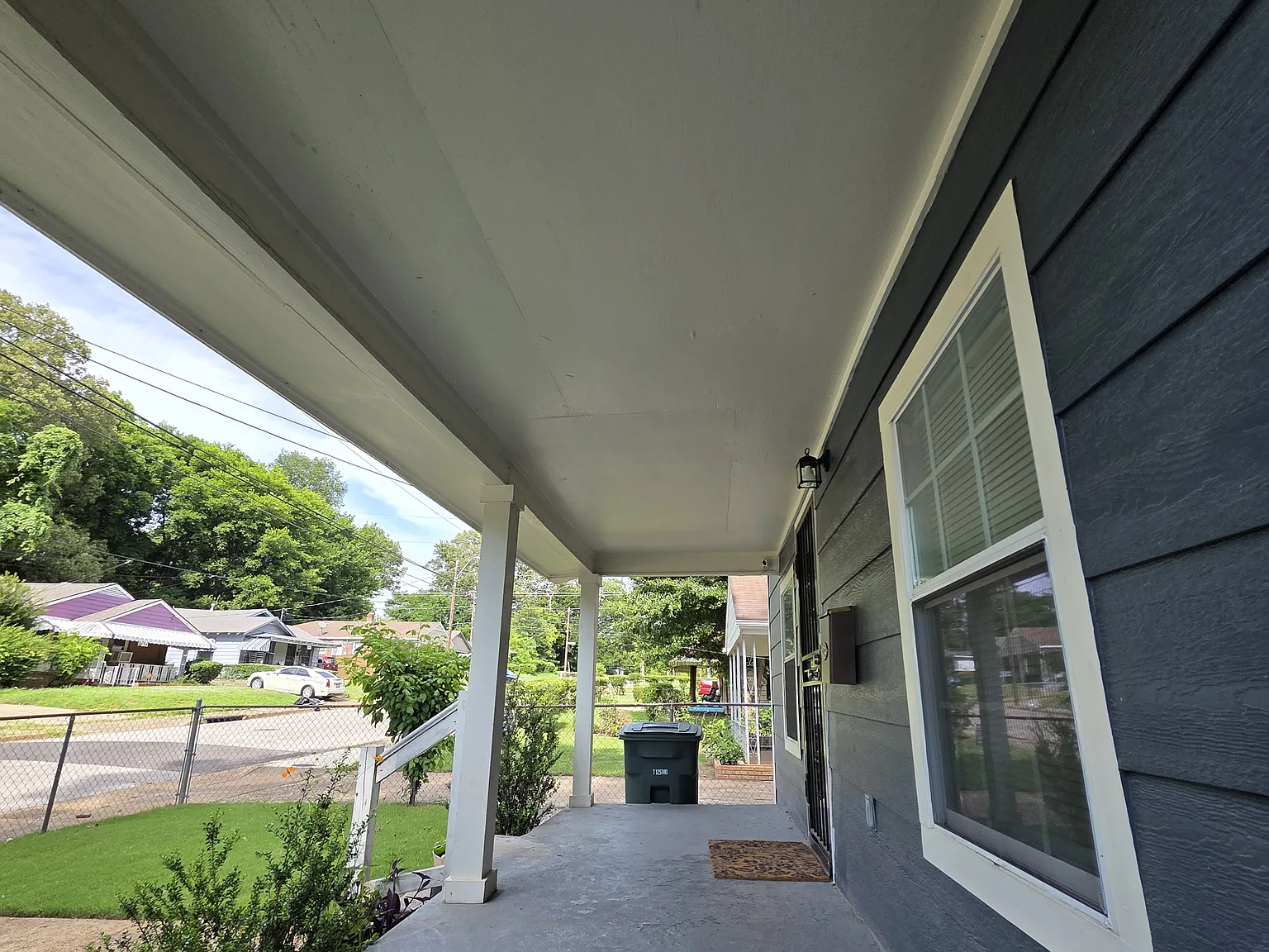 3 bed, 1120 sqft, $1,600 — Photo 2