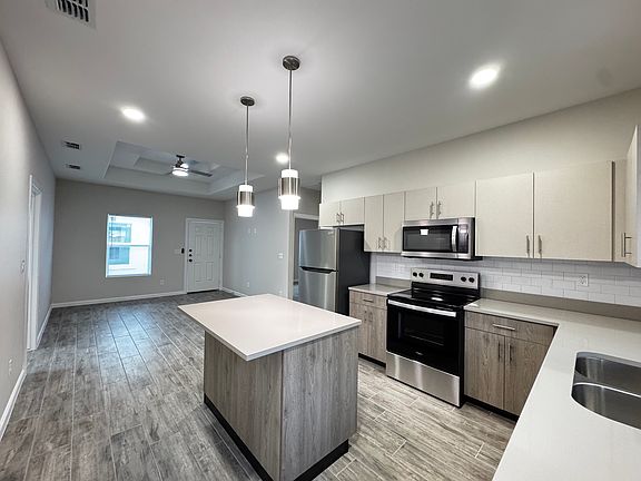 5th image of 4004 Ventura Ave #1