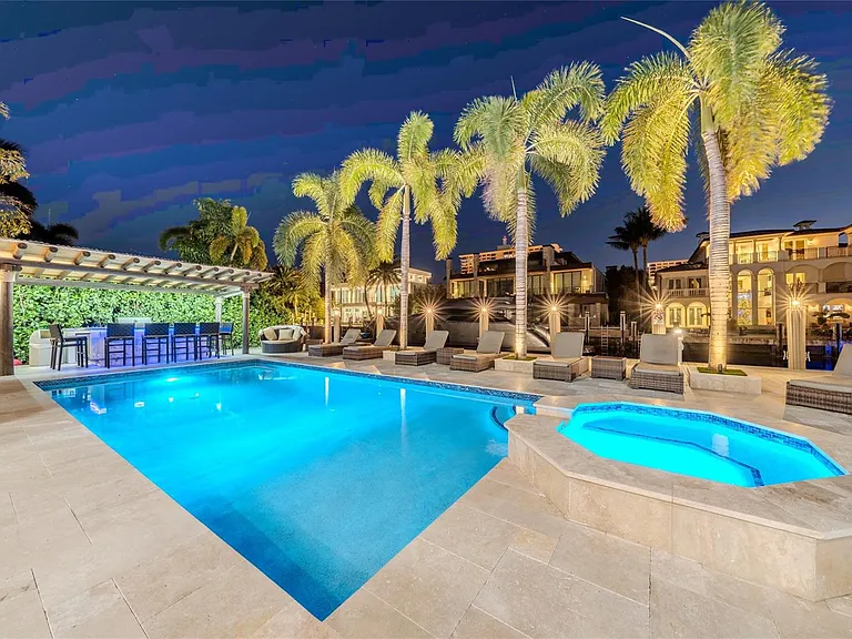 2430 Castilla Isle — Photo 7