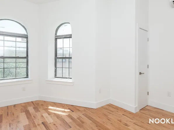 257 Hart Street image 2 of 11