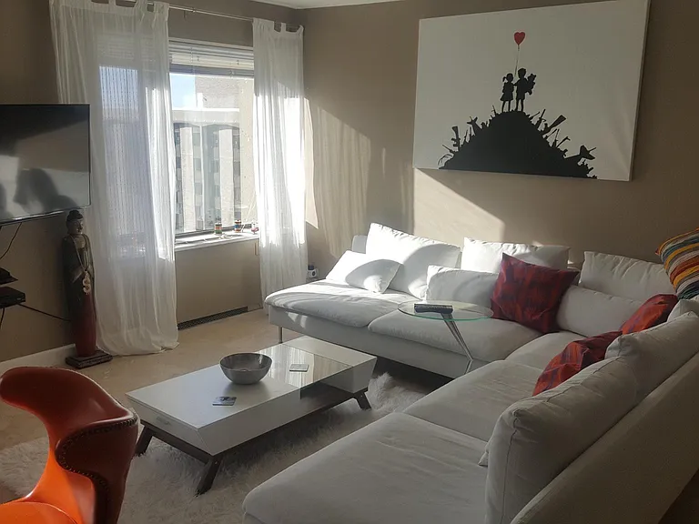 19 1st St S #B1805 — Photo 3