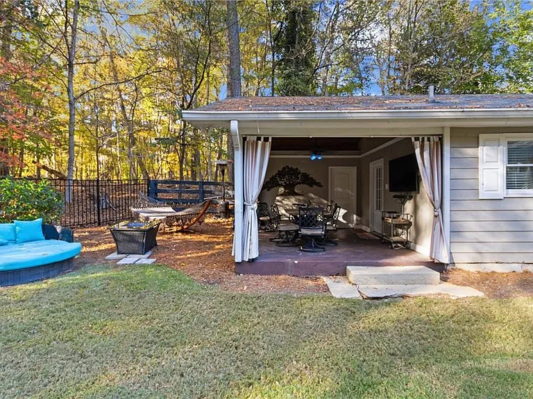 1532 Huntingdon Trl — Photo 39