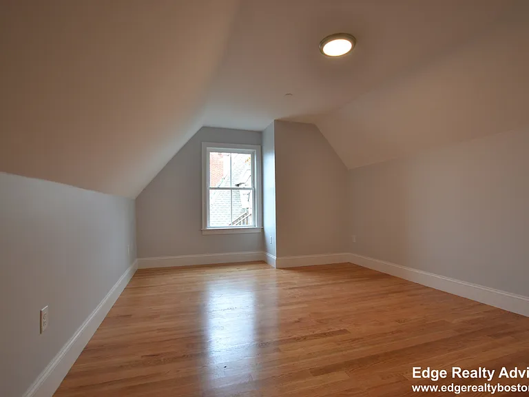 18 Murdock St #10 — Photo 10