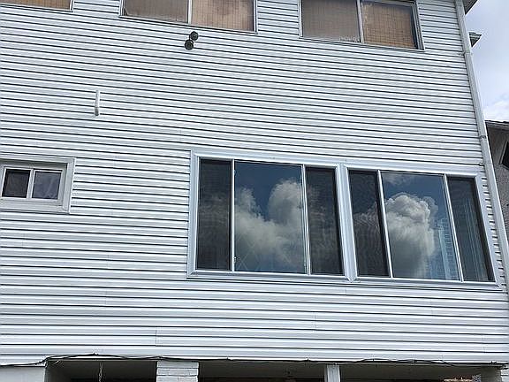 2nd image of 715 Highland Ave