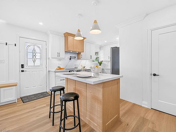 5th image of 138 Rendell Blvd