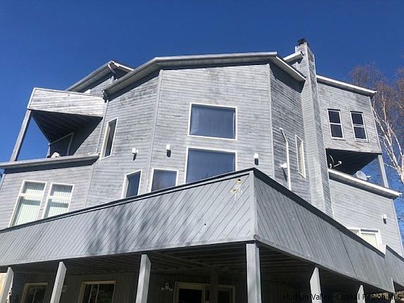 5th image of 65 Carman Dr