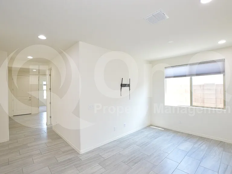 9114 S 167th Dr — Photo 9